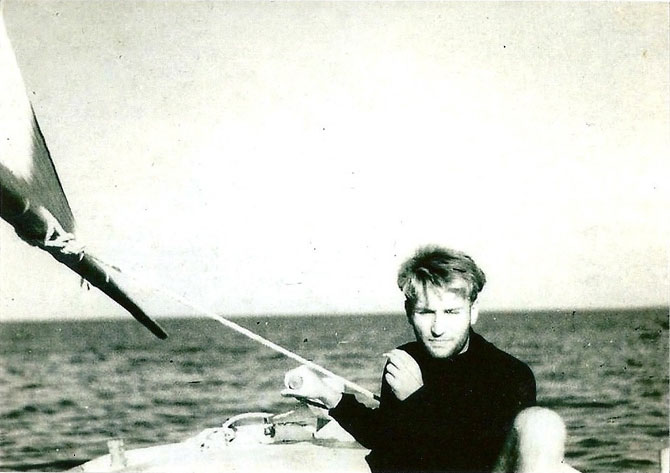 Mladi Josip u čamcu